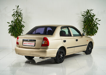 Hyundai Accent Вид 5